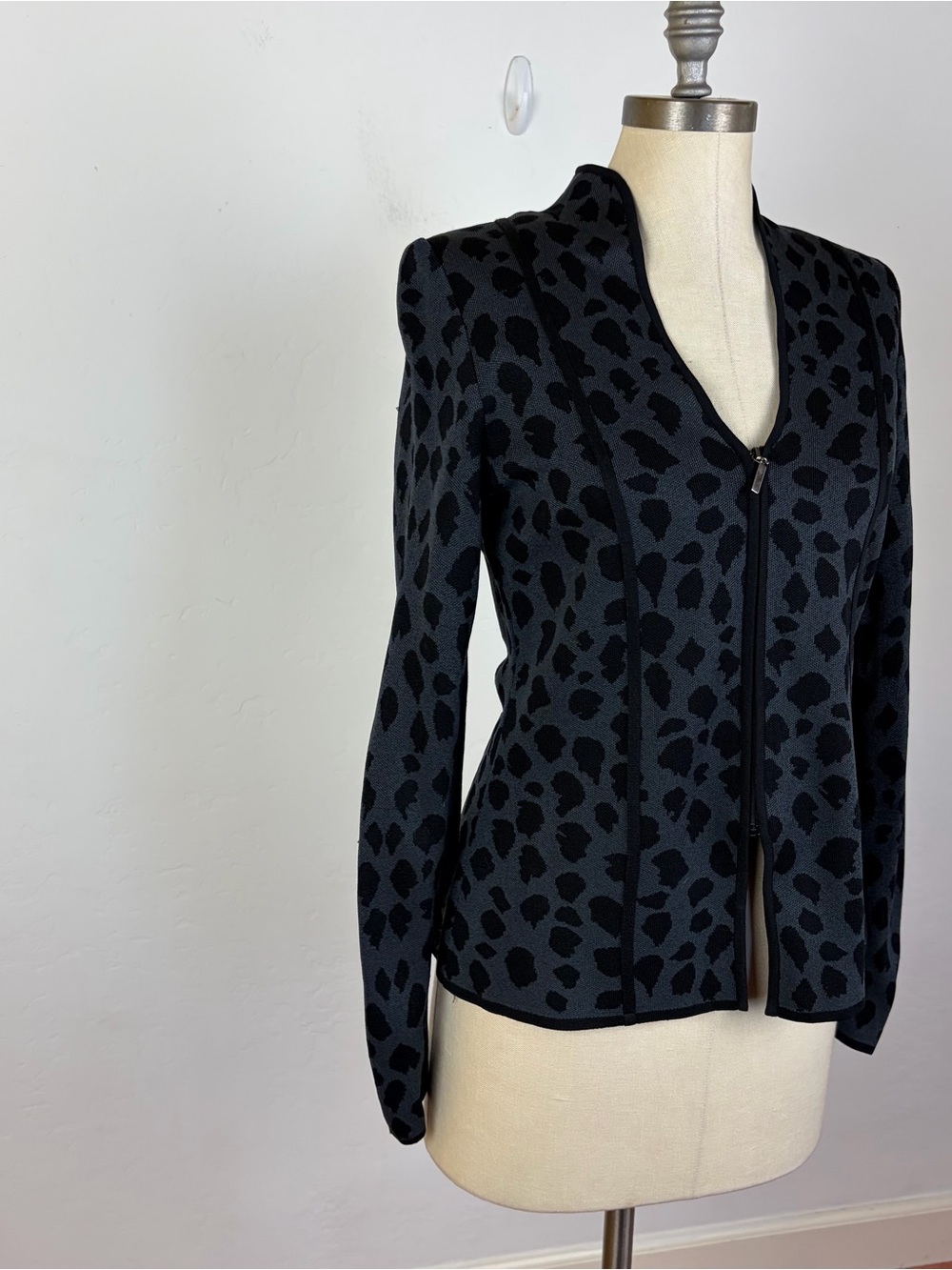 Misook Black Leopard Pattern Zip-Front Jacket - Picture 2 of 6